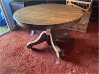 ROUND OAK TABLE DIAM. 45 APPROX.