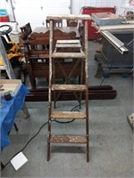 wood Ladder 5'