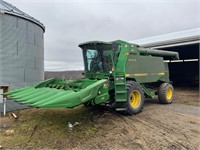 John Deere 9510 Combine