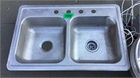 Stainless steel double sink, digital antenna,