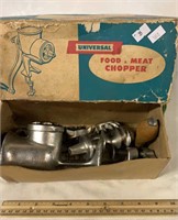 VINTAGE UNIVERSAL FOOD - MEAT CHOPPER IN BOX