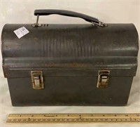 VINTAGE METAL CONSTRUCTION LUNCH BOX. LITTLE