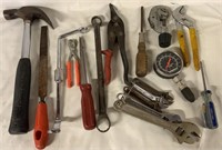 HAND TOOLS LOT