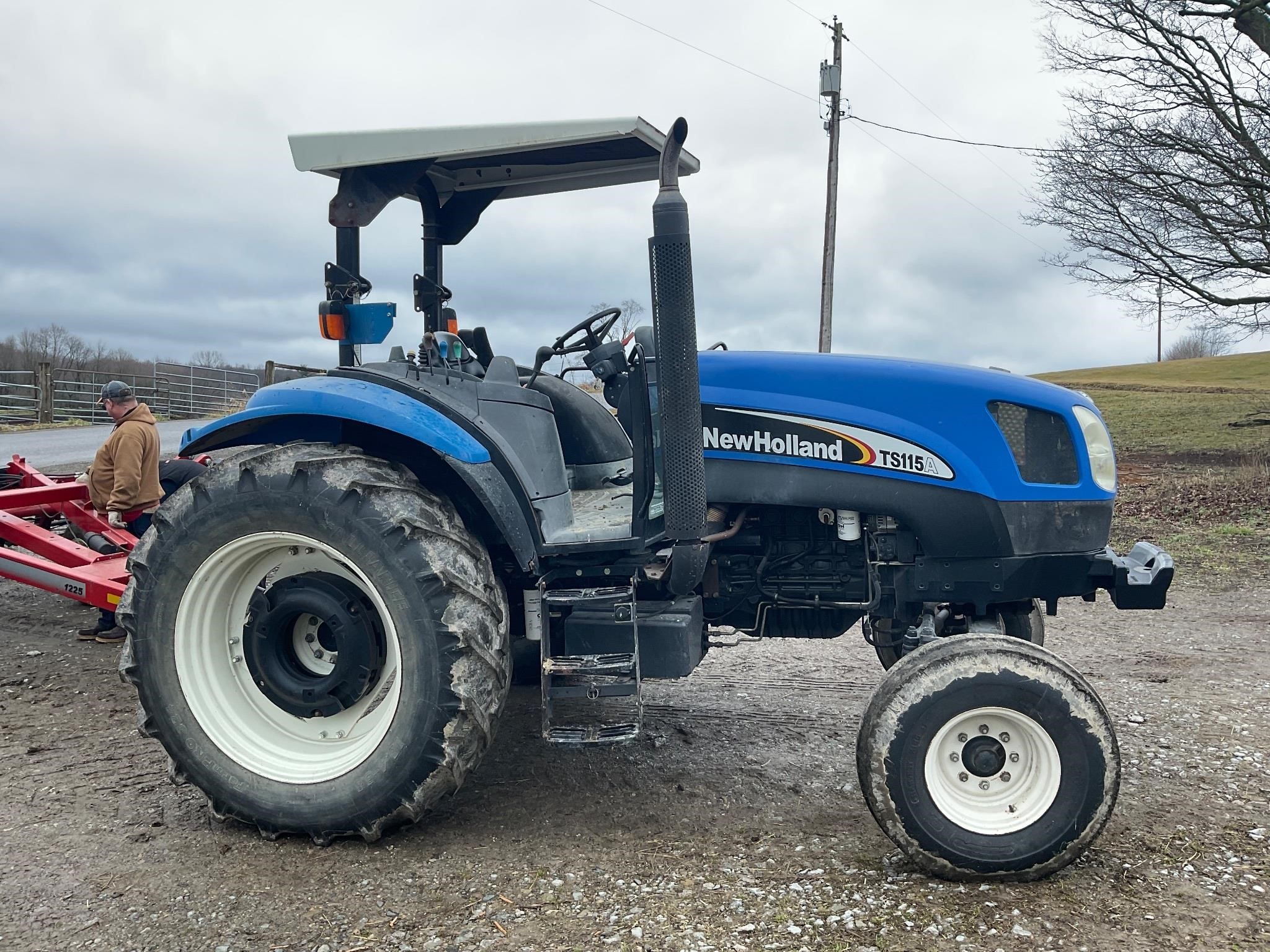 New Holland TS115A Tractor