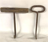 ANTIQUE HAY BAIL HOOKS