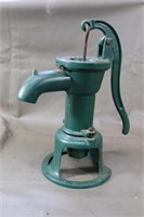 Antique Smart Cast Iron Hand Water Pump