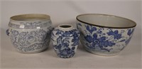 Group of blue and white bowls