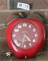Vintage Seth Thomas apple wall clock (works)