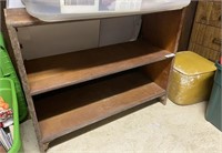 Low 2-shelf bookshelf, vintage vinyl ottoman