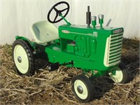 Oliver 995 GM Pedal Tractor