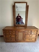 Lane dresser with mirror-Excellent!