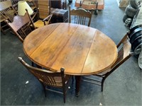 Antique Kitchen/ Dining Table w/ Leaf & 4 chairs