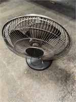 Table top oscillating fan