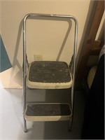 STEP STOOL WITH 2 STEPS