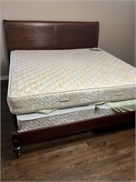 Beautiful king size bed, box springs mattress