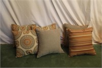 Six reversible cushions
