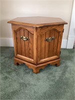 Brody Hill end table w/Storage