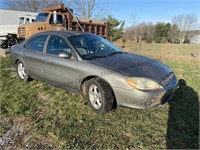 2003 Ford Taurus SE, 141313 miles. Does not run.