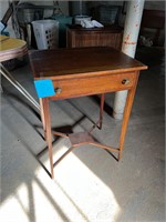 Small Occasional End Table w Drawer