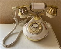D - VINTAGE-STYLE TELEPHONE (A42)