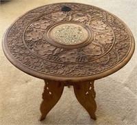 D - CARVED, ROUND ACCENT TABLE (B14)