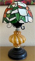 D - VINTAGE TABLE LAMP (B25)