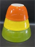 Pyrex Vintage MIxing Bowls Green 404, Yellow 403,