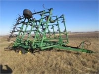 JD 980 field cultivator walking tandems