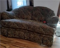 Love seat couch with 2 pillows