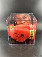 Pair of Everlast Mike Tyson autographed boxing glo
