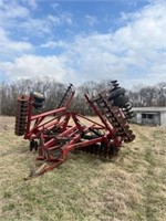 IH 490 Disk, 24’, 7.5” Spacing, Hydraulic Fold,