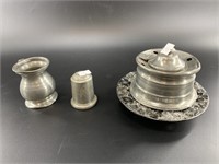 Lot with a crystal and silver lidded salt cellar,