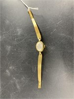 Vintage Waltham 17 jewels ladies wrist watch in wo