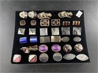 Collection of 16 pairs of cufflinks 1 comes with m