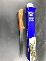 Fisherman's filet knife with simulated leather she