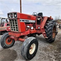 IH 786 Tractor Open Station, 1 Owner