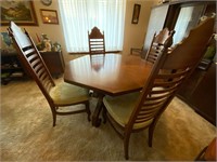 Drexel Wood Dining Table 2 Leaves & 8 Chairs