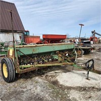 JD 8300 Drill