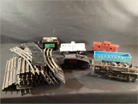 Lionel 490 Engine,Box Cars,Tracks & Transformer