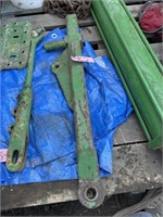 John Deere tractor lift link