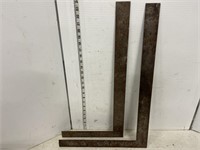 2 metal squares