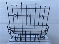 Black metal planter stand/hanger