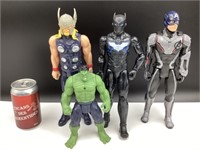 Figurines de super-héros dont Hulk