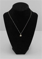 Gorgeous 14K necklace with pearl pendant .5g