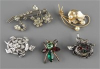 Vintage brooch lot to include: Anson sterling bird