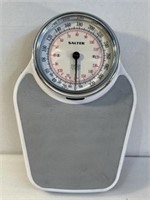 MCM Salter Scale, works great, missing glass, new