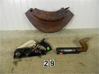 3 – Various hand planes: wooden Cooper’s chiv