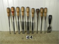 10 – Assorted socket handled bench/wood chisels