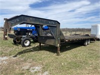 Gooseneck trailer with a 25 foot bed fold down