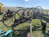 Five wheel hay rake with extra tines